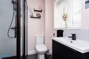 En-Suite- click for photo gallery